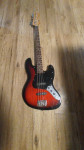 SQUIER JAZZ BASS