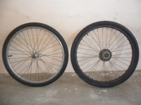 PREDNJI I ZADNJI KOTAČ 20,24 i 26COLA SA GUMAMA ILI MIJENJAM