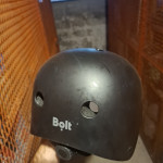 Bolt kaciga za romobil