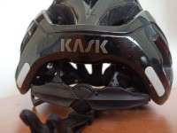 kask kaciga crna