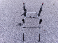 Nosač za tri bicikla