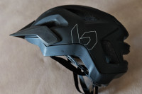 Biciklistička oprema_razno (kacige, auto-nosači, saddle bags)