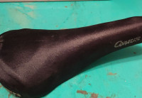 Velo Comus sjedalo
