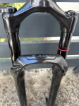 prodajem vilicu rockshock