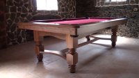 Biljarski stol Milano, kombinacija masivnog drva i umjetnih materijala