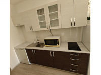 Kuhinja 260 cm (perilica,sudoper,špina,mikrovalna)