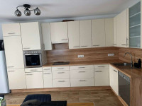 Vrhunska L kuhinja 395x192 cm sa svim uredjajima osim perilice