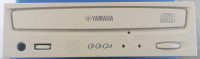 YAMAHA CD-REWRITABLE CRW8824S SCSI