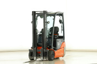 Električni viličar Toyota 8FBEK16T – 1.600 kg, trokotač, triplex