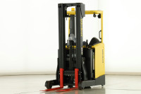 Hyster R-1.2-E – električni regalni viličar 1,2 t, 550 cm