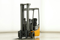 Jungheinrich EFG-110 950 kg, triplex 550 cm, baterija 625 Ah
