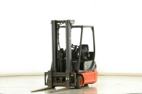 Linde E16C-02 električni viličar – 1600 kg, bočni pomak, triplex