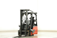 Linde E16C-02 električni viličar – 1600 kg, bočni pomak, triplex