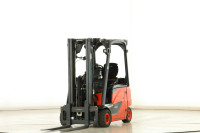 Linde E18PH-02 električni viličar – 1800 kg, bočni pomak, triplex