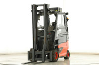 Linde E45HL-01/600 električni viličar – 4500 kg, triplex, teška serija
