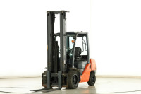 Toyota 02-8FDF30 dizelski viličar – 3000 kg, triplex