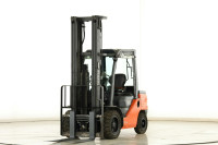 Toyota 02-8FDF30 dizelski viličar – 3000 kg, visoka učinkovitost