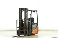 Toyota 8-FBE-16-T – električni 1,6 t, triplex 470 cm, 9865 h