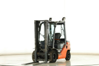 Toyota 8FDF25 dizelski viličar – 2500 kg, triplex, vanjski rad