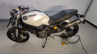 Ducati MONSTER 696+ 696 cm3