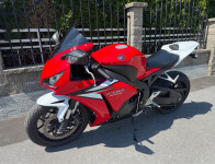Honda CBR 1000RR Fireblade 999 cm3