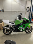 Kawasaki ZX7R 748 cm3