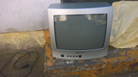 Televizor, mali, ekran 35 cm