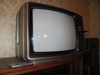 TV Grundig u boji 49 cm