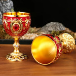 2 komada vintage  metalne čaše za vino s detaljima od dragog kamenja