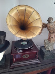 gramofon s trubom