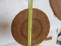 Intarzije od furnira u obliku kruga promjera 37 cm. i 20 cm.