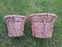 Lot dvije pletene tegle