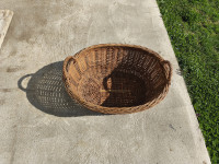 Pletena košara ovalna