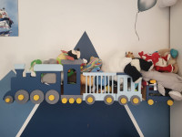 Polica vlak za dječju sobu