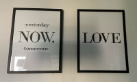 Posteri uokvireni ”Love” i ”Now”