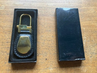 Privjesci za ključeve koža/metal, novo 2 kom. u poklon kutiji