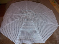 Rukotvorina, okrugli stolnjak promjera 140 cm