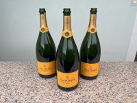 Veuve Clicquot šampanjac 3x Boca 1,5L Magnum prazan ukras