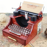 Vintage glazbena kutija s pisaćim strojem