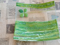 Zelena staklena  tacna 19 cm