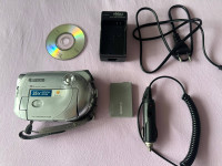 Kamera Canon DC220 Mini dvd,potpuno ispravno sa diskom