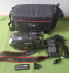 Kamera JVC GR-AX46U kompaktna VHS-C