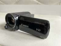Prodajem kameru Canon Legria HF R706