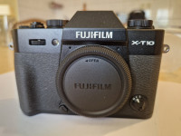 Fujifilm digitalni fotoaparat XT-10 sa 2 objektiva i dr,opremom,NOVO