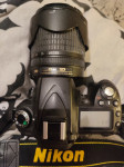 Nikon D90 aparat sa objektivom 18-105mm i torbicom
