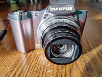 Olympus SZ-14 Compact Digital Camera, srebrni, očuvan.