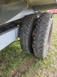 Gume 8.25 x 20 na felgama sa 8 rupa