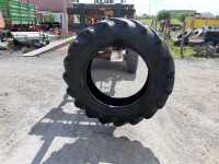 Guma traktorska  14.9  13 .30  prodajem  ili  mjenjam