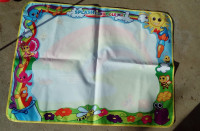 Djećji stolnjak za igru sa slikama