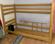 Drveni krevet na kat od bukve